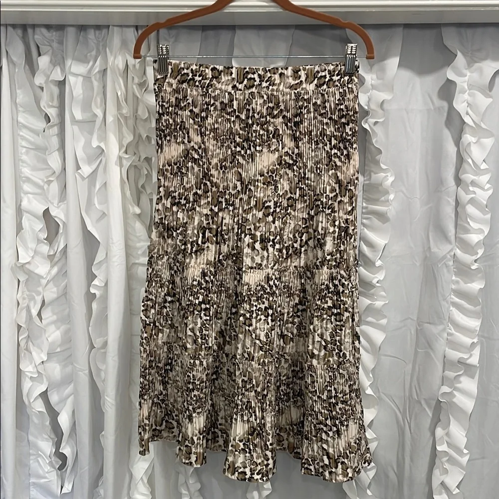 POL Elegant Pleated Animal Print Skirt NWOT